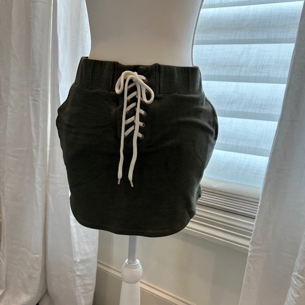 MONROW Mini Football Lace-Up skirt in Black, SMALL